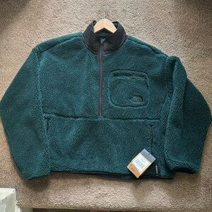 Women’s half zip north face fleece